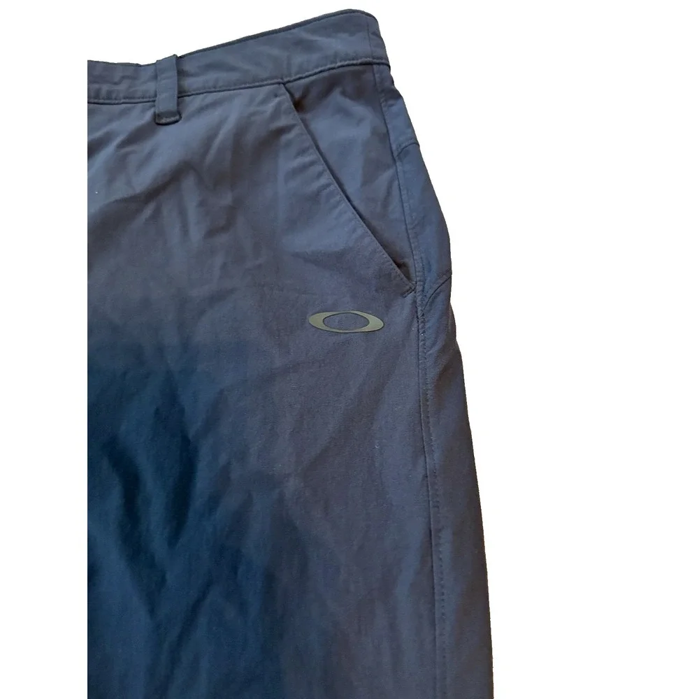 Oakley golfcore moisture
